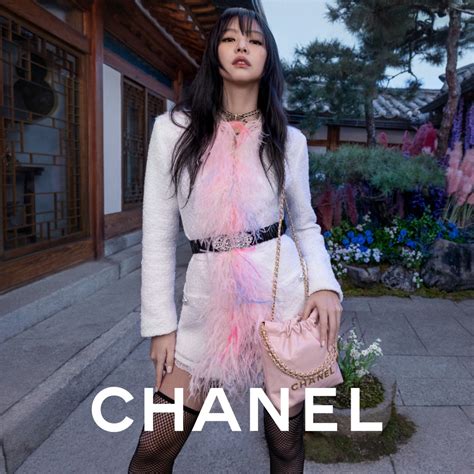 THE CHANEL 22 BAG CAMPAIGN 